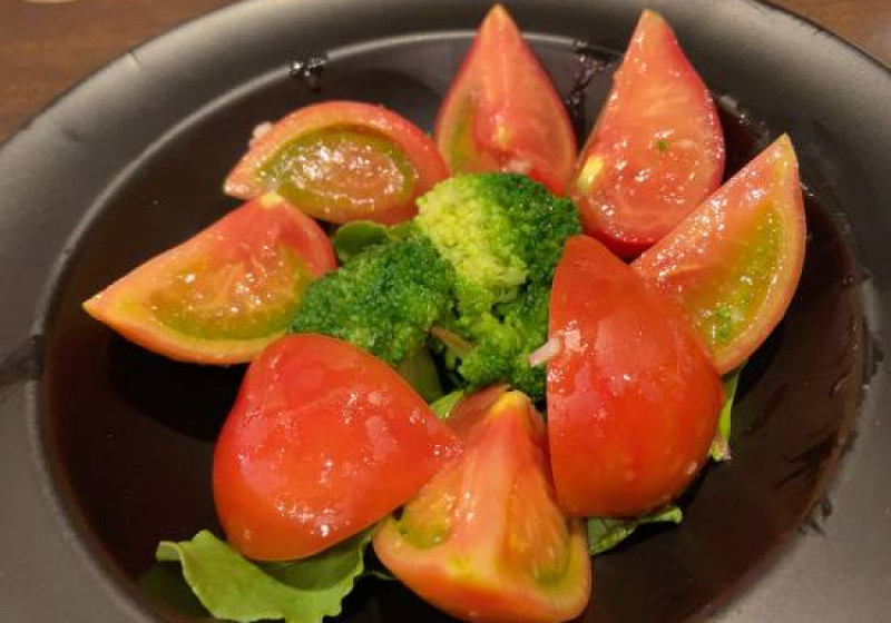 トマト好きの為のこだわりトマトの冷菜 俺のイタリアン Jazz テイクアウトの注文 Deli Holic
