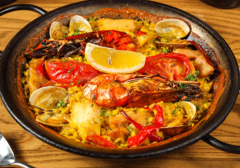 人気no1下町ミックスパエリアlサイズ 4人前 下町バルながおか屋 和食バルさしすせそ 上野で地域密着 プロの味をお家で楽しむ テイクアウト デリバリーの注文 Deli Holic