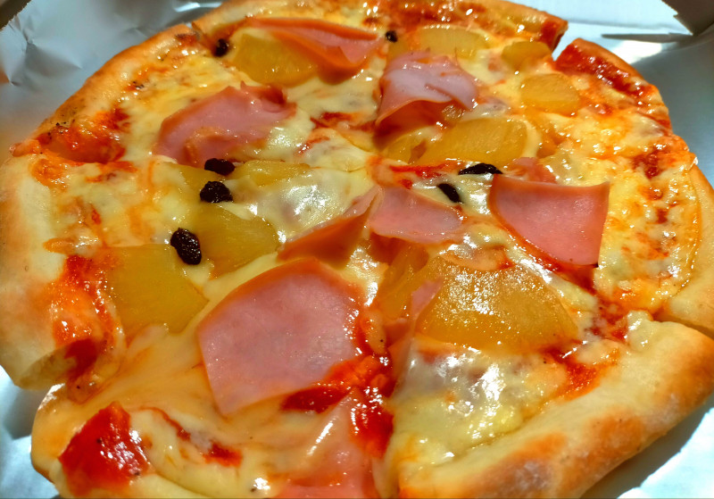 パイナップルとハムのpizza カフェレストランボナンザ テイクアウトの注文 Deli Holic パイナップルとハムのpizza カフェレストランボナンザ テイクアウトの注文 Deli Holic
