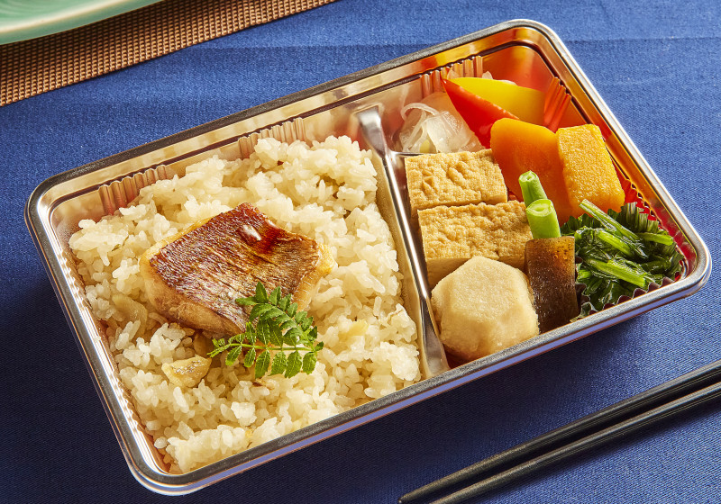 特製鯛めし弁当 和食バルさしすせそ 上野で地域密着 プロの味をお家で楽しむ テイクアウトの注文 Deli Holic