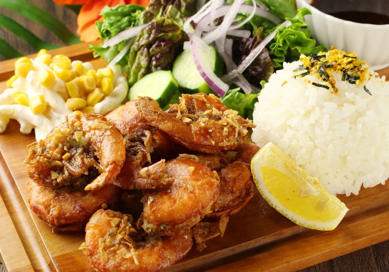 U33 9尾 ガーリックシュリンプ プレート ハワイアンガーリックシュリンプ アハ アイナ 仙台おもてなしデリバリー Carina Go カリーナゴー