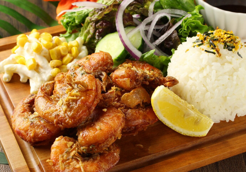 U36 9尾 ケイジャン ガーリックシュリンプ プレート ハワイアンガーリックシュリンプ アハ アイナ 仙台おもてなしデリバリー Carina Go カリーナゴー