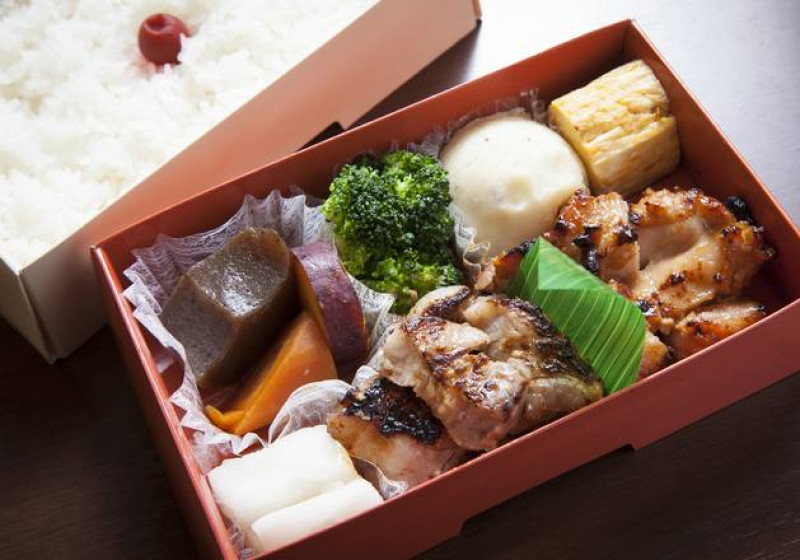 豚塩こうじ・とりこうじ焼弁当 | お弁当ぎん香 麻布店 | デリバリーの