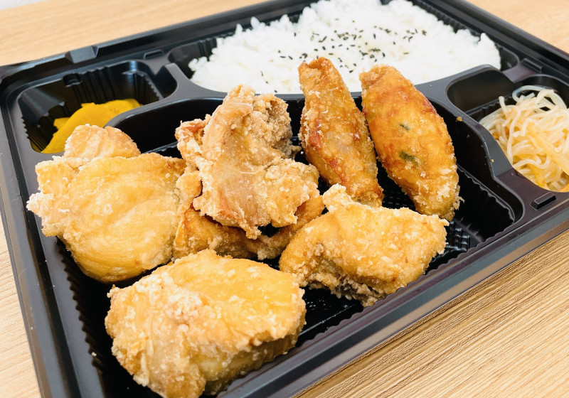 【値下げ中‼️】局所皮弁 1, 2, 3 セット デラックス弁当 | 元祖中津からあげ もり山 志免店 | テイクアウトの