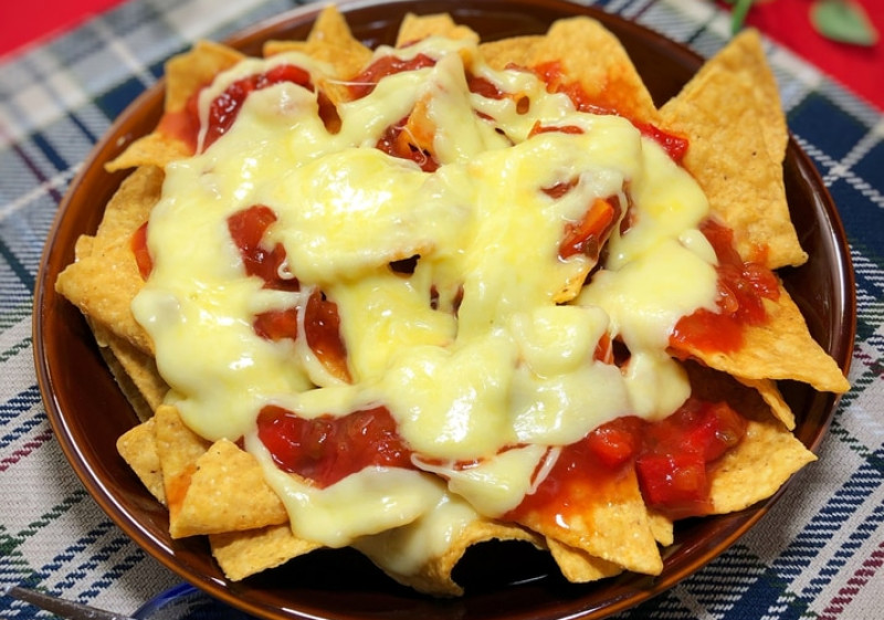 チーズナチョス(サルサ) / Cheese&salsa nachos | Kitchen & BAR