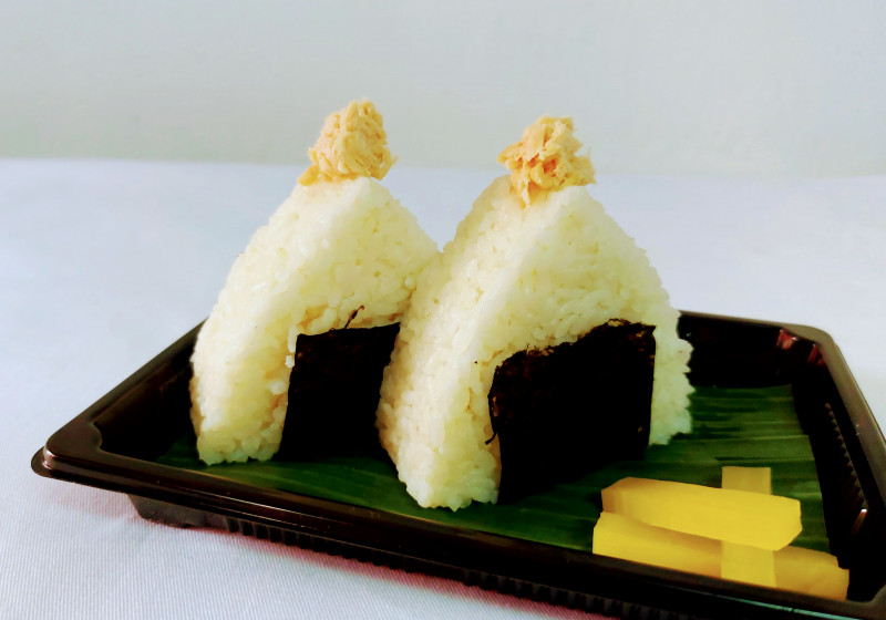 SHAKE ONIGIRI 2pcs | BENTO EXPRESS | テイクアウトの注文 | DELI-HOLIC