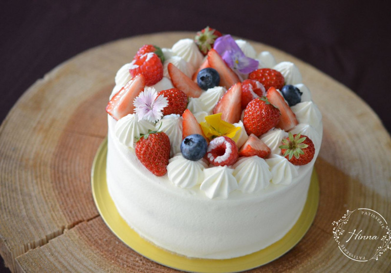 ショートケーキ（ホール） | Patisserie HINNA パティスリーヒンナ