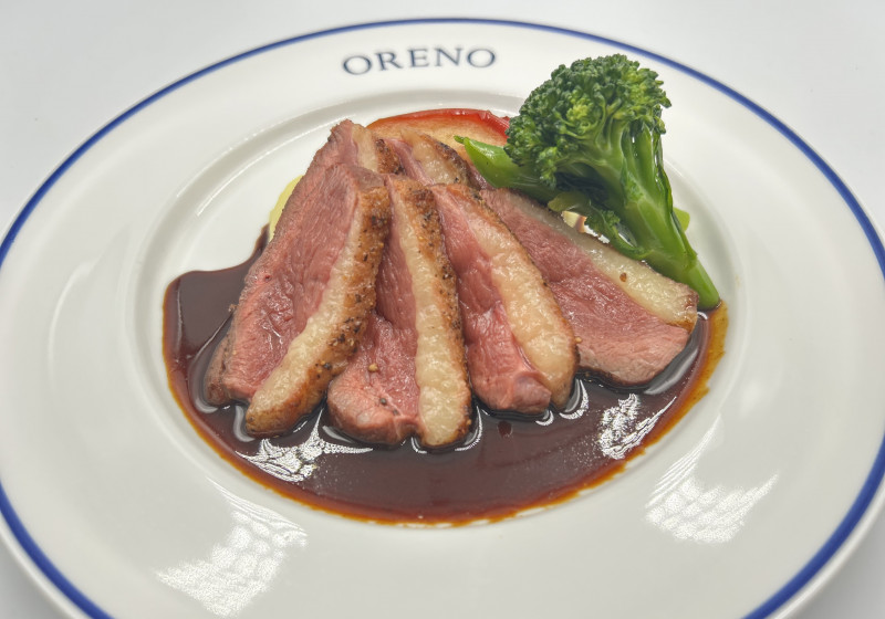 マグレ鴨のロースト Roasted Magret Duck | 俺のフレンチ神楽坂